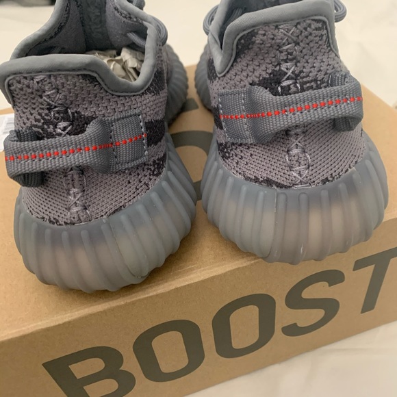 Yeezy 350 V2 - Picture 6 of 8